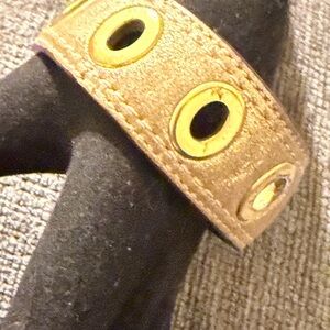 Vintage Y2K Coach Leather Cuff Bracelet – Gold Grommet Detail